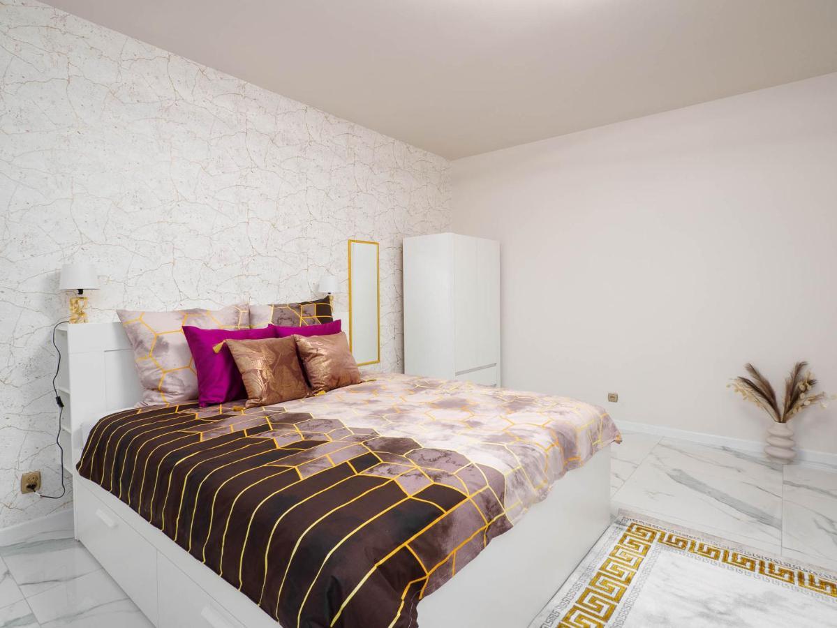 Apartament Gold Aleja Nmp 8 - Free Parking Częstochowa Exterior foto