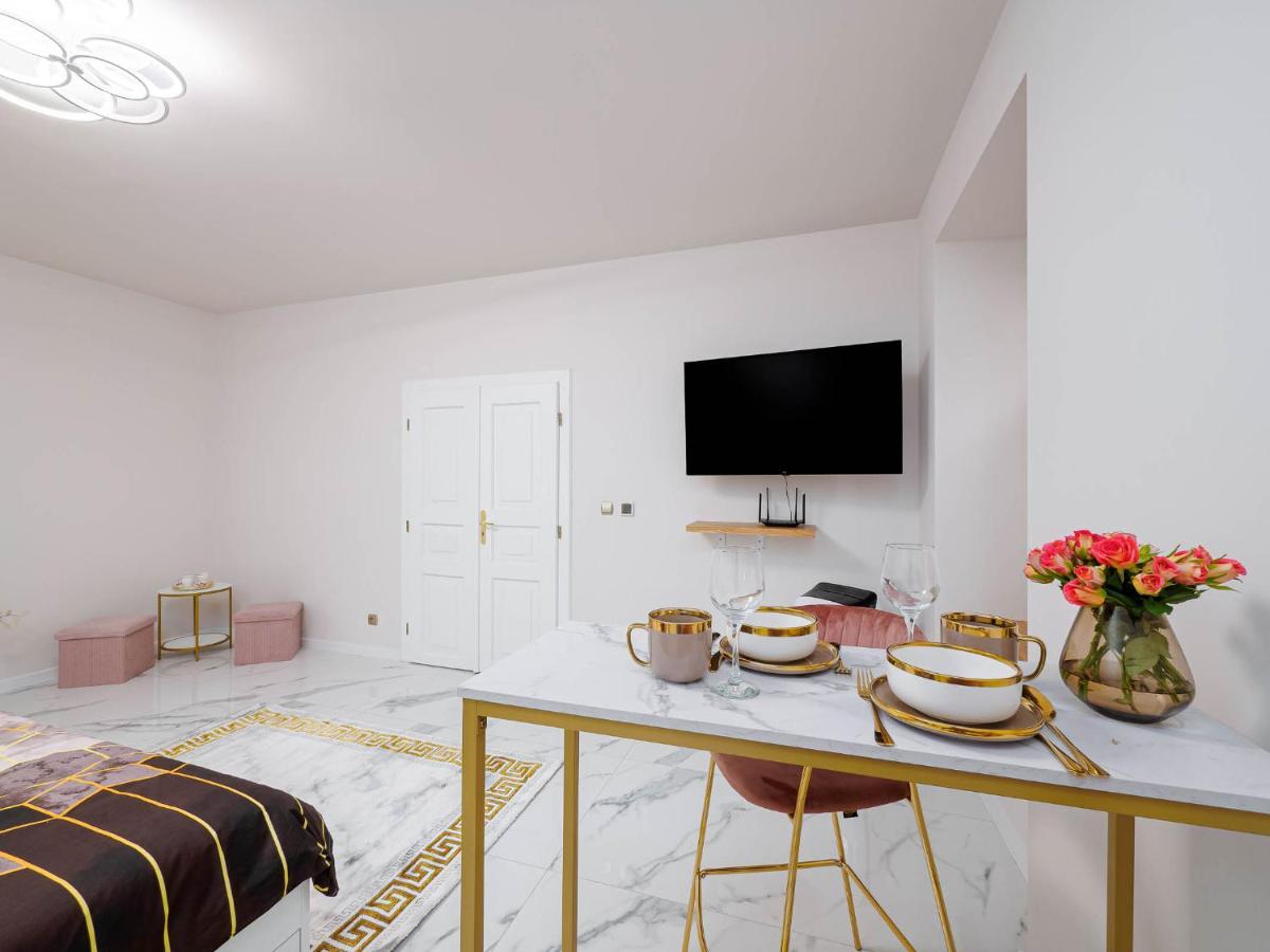 Apartament Gold Aleja Nmp 8 - Free Parking Częstochowa Exterior foto